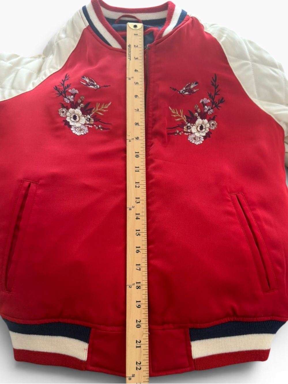 American Eagle Floral Embroidered Bomber Jacket M Red Satin Quilted Varsity - Picture 6 of 6